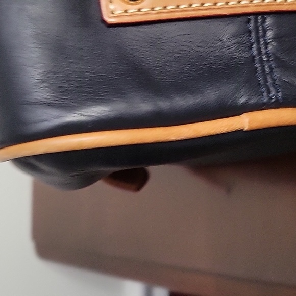 Dooney & Bourke, soft leather satchel, in Navy - Picture 15 of 16